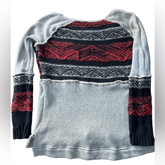 FREE PEOPLE CREW NECK 100% COTTON BLENDw/ANGORA EUC GREY/RED/BLACK SZ LARGE - Picture 2 of 8